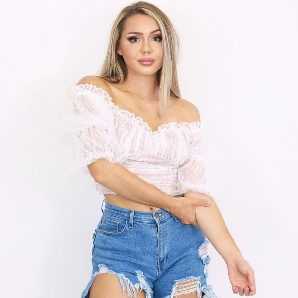 NWT A.Peach puff sleeve lace top.